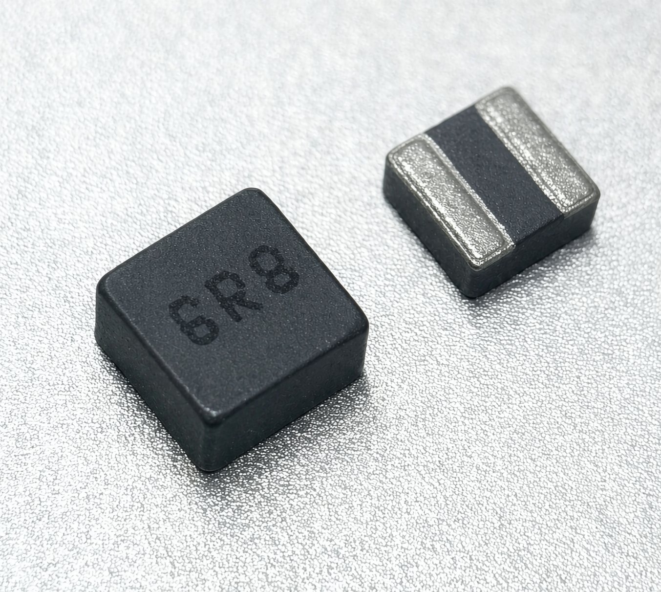 INRT 热压电感 6R8 实物图